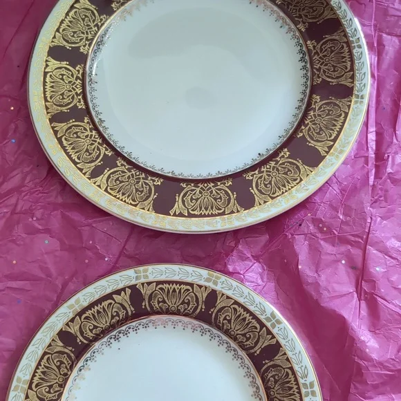 Set Of 2 Crown Ducal AGR Plates - Picture 2 of 5